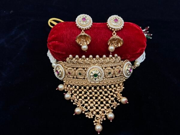Aad Choker Set